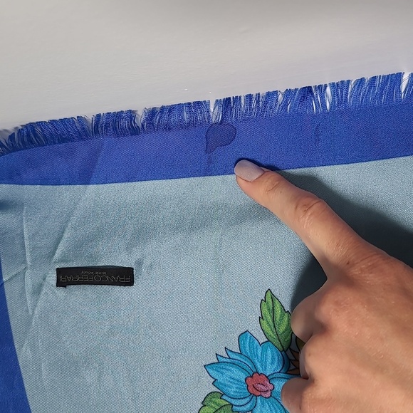 FRANCO FERRARI 100% Silk Blue Floral and Chain Pattern Scarf Extra Large - Picture 10 of 16
